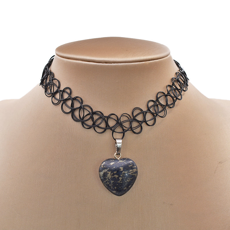 Choker con ciondolo cuore grande in Lapislazzuli