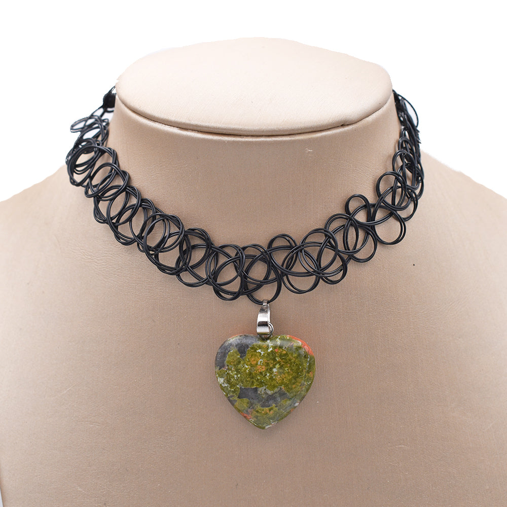 Choker con ciondolo cuore in Unakite