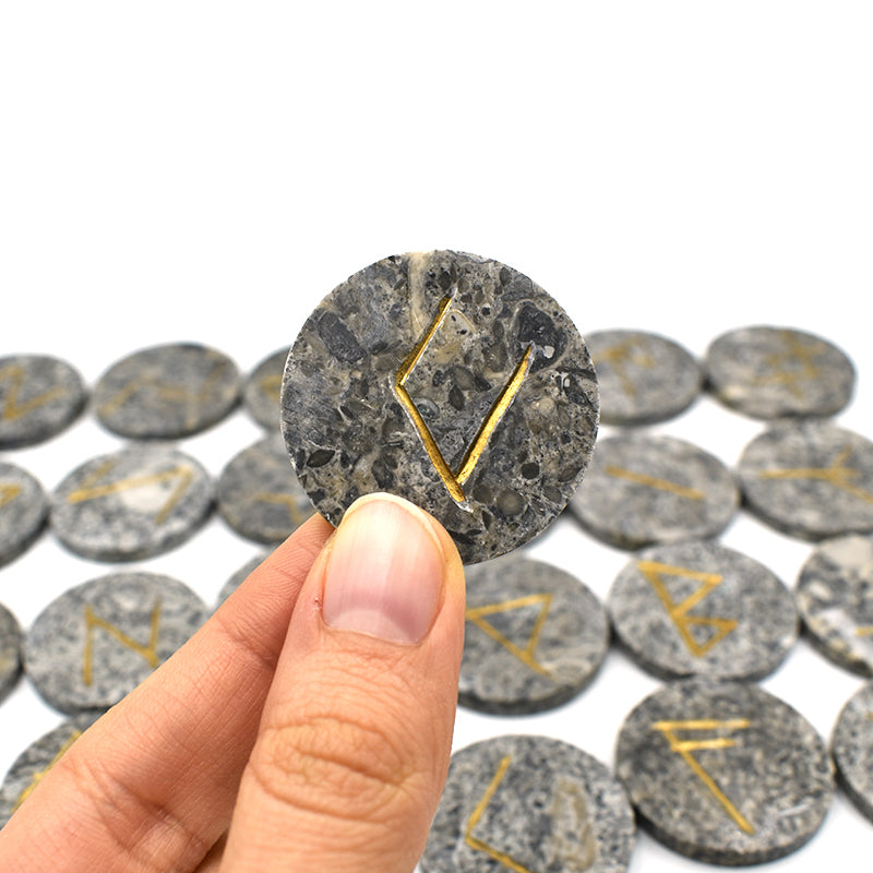 Set di Rune in Diaspro incise a mano