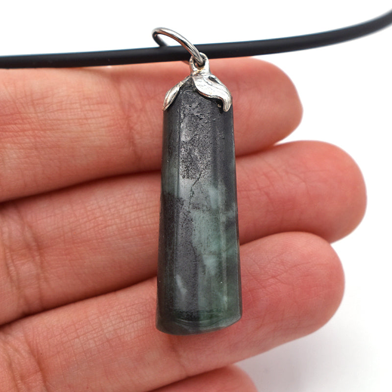 Collana con ciondolo in Smeraldo