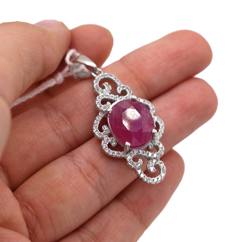 Ciondolo in Rubino con Zirconi