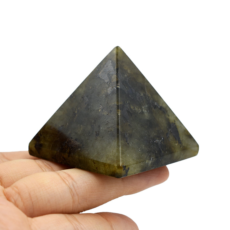 Piramide in Labradorite