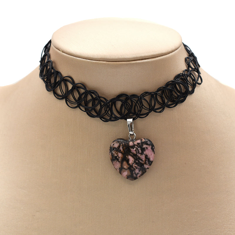 Choker con ciondolo cuore in Rodonite