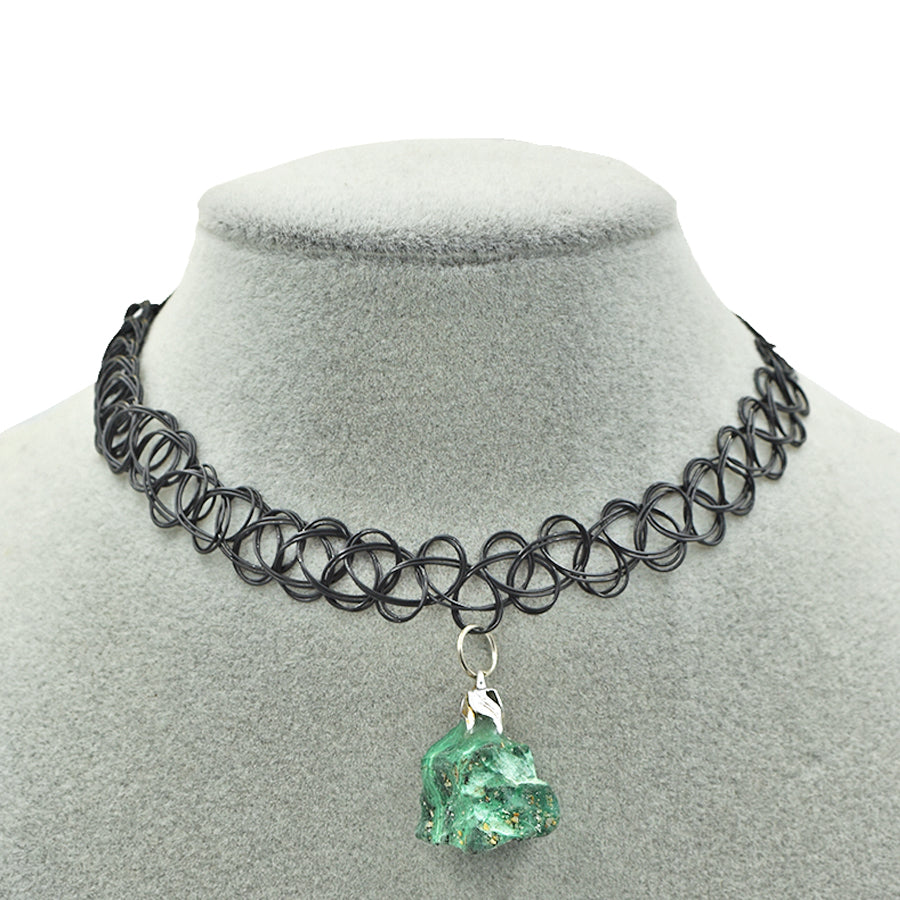 Choker con ciondolo in Malachite grezza